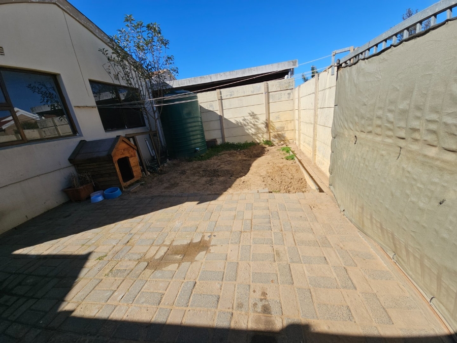 2 Bedroom Property for Sale in Windsor Park Estate Western Cape